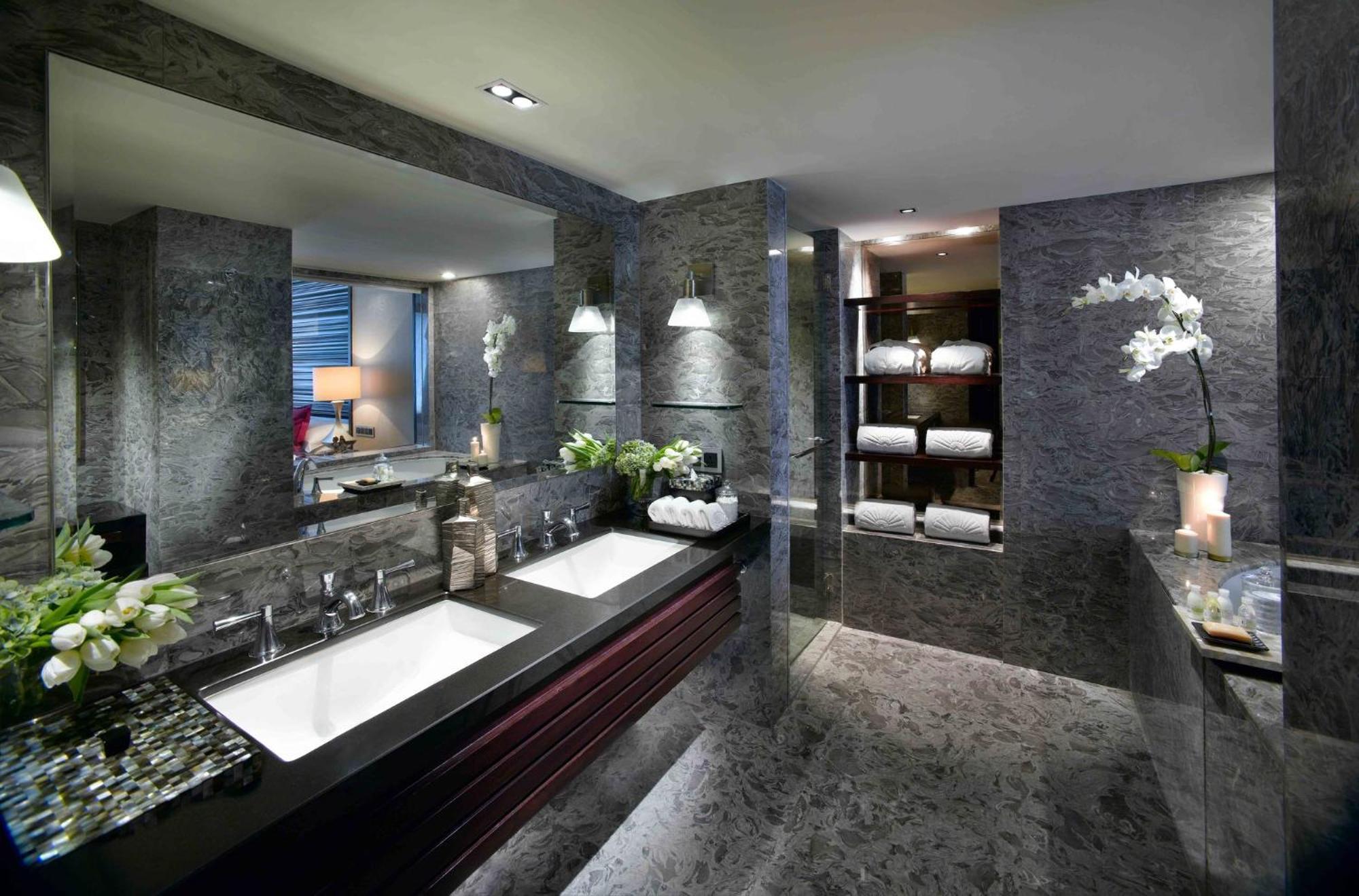 Mandarin Oriental, Hotel