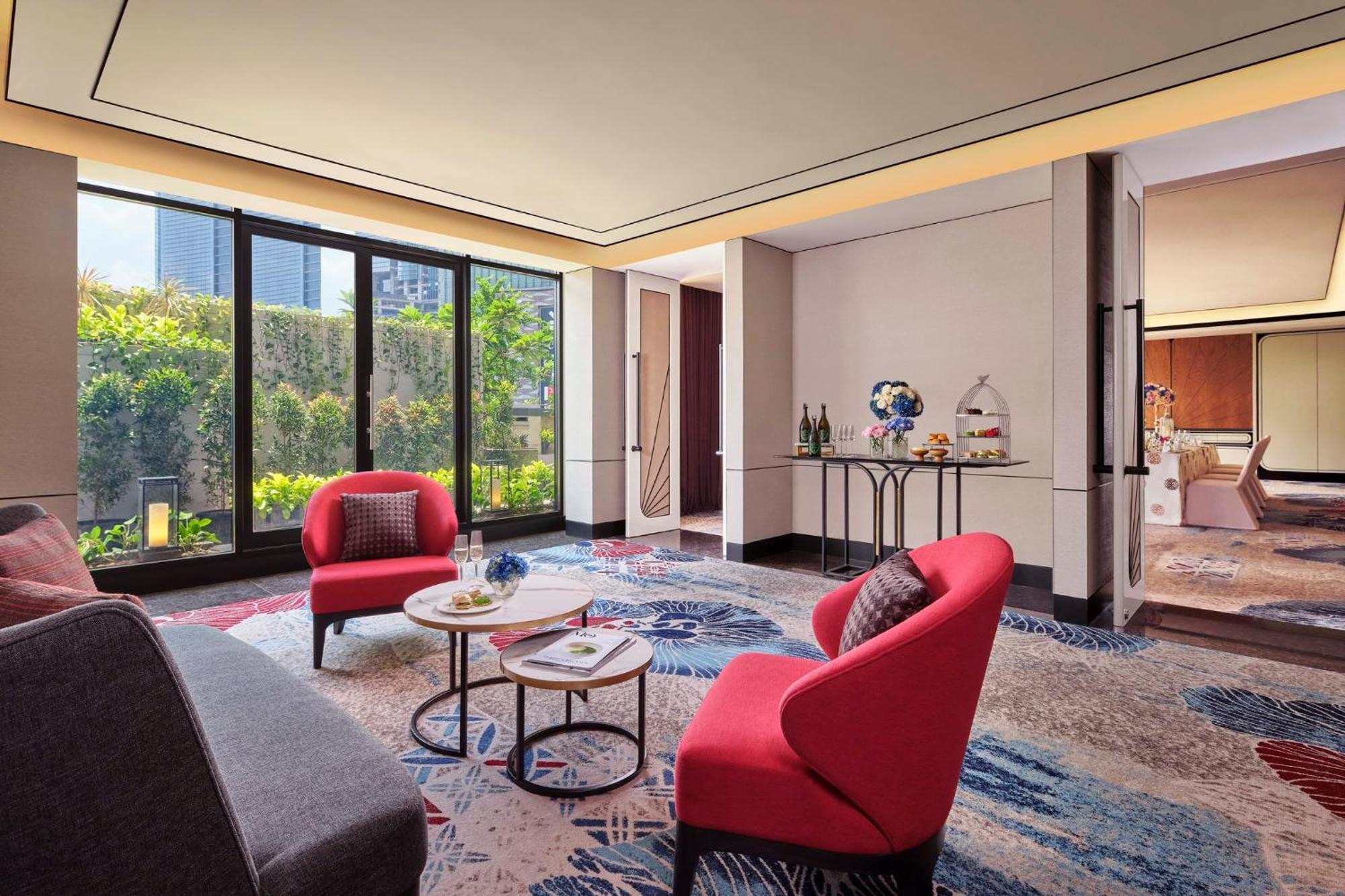 Mandarin Oriental, Hotel
