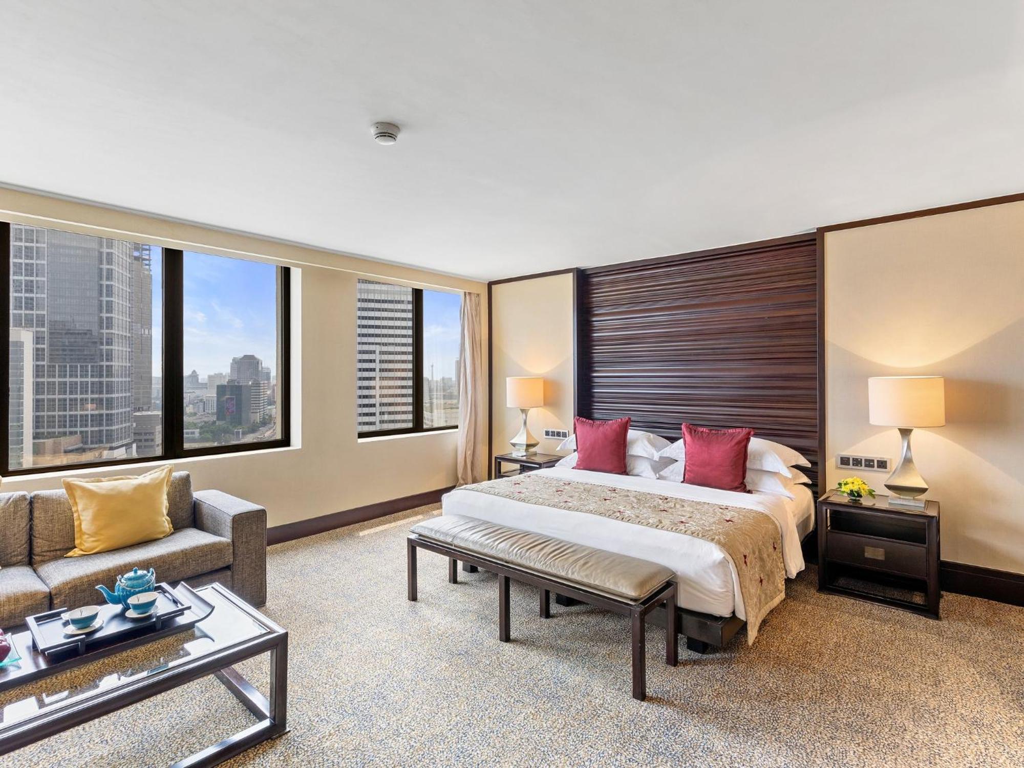 Mandarin Oriental, Hotel